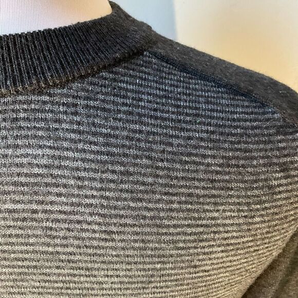 Ted Baker Men’s Crewneck Wool Blend Sweater, Striped Bodice, Solid Arms, Size S - Picture 4 of 11